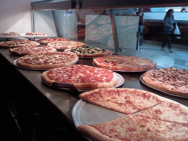 pizza-table-sbarro